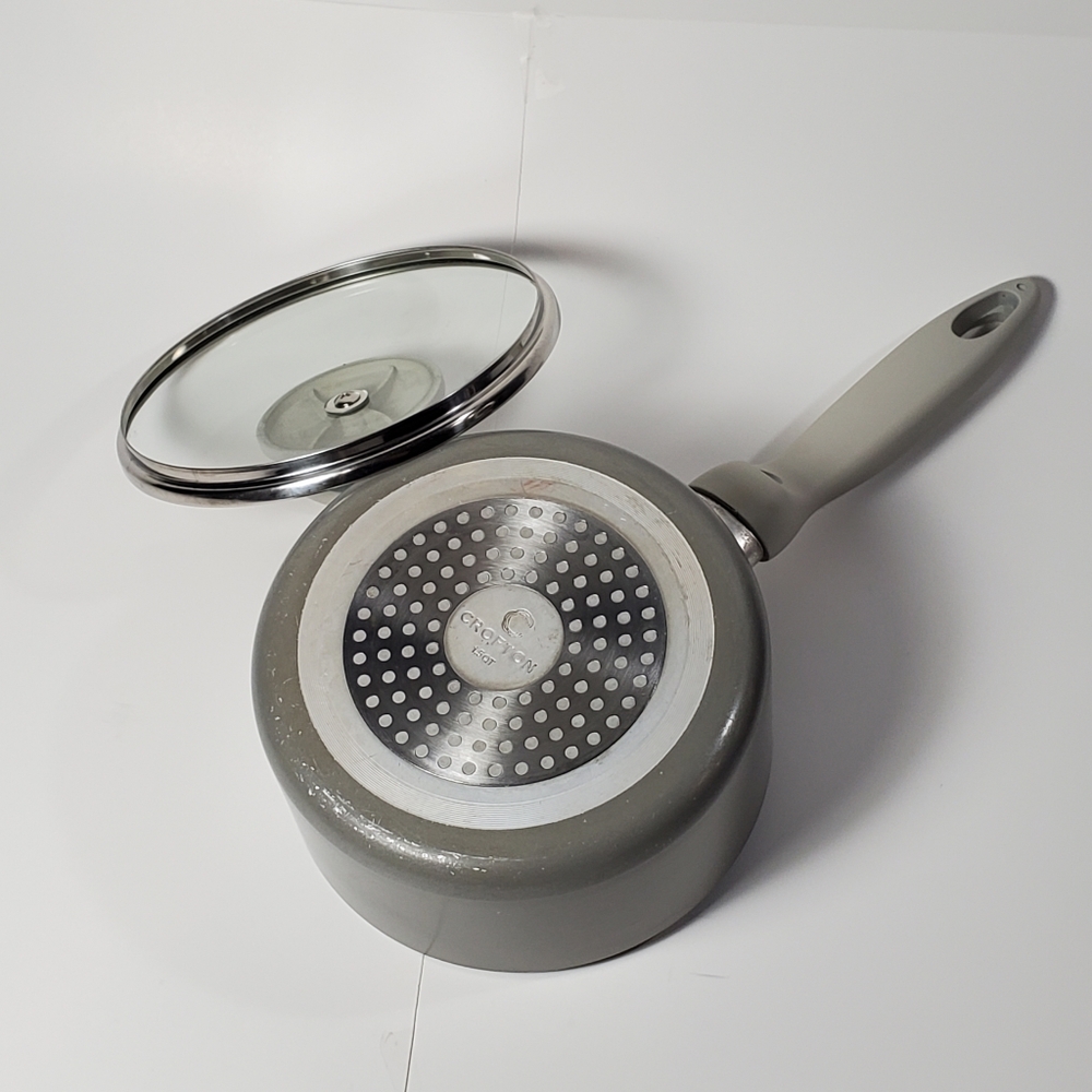 Crofton 1.5 QT with glass vented lid saucepot